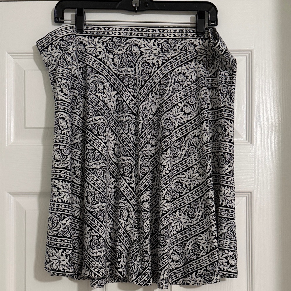 Black and White Patterned Women's Skirt